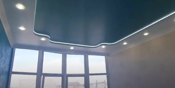 Фактурный натяжной потолок с подсветкой
