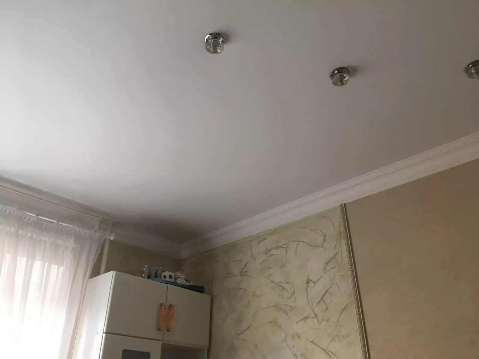 Матовый натяжной потолок в квартиру — Москва, Котельническая набережная, 1/15 к А, фото 3